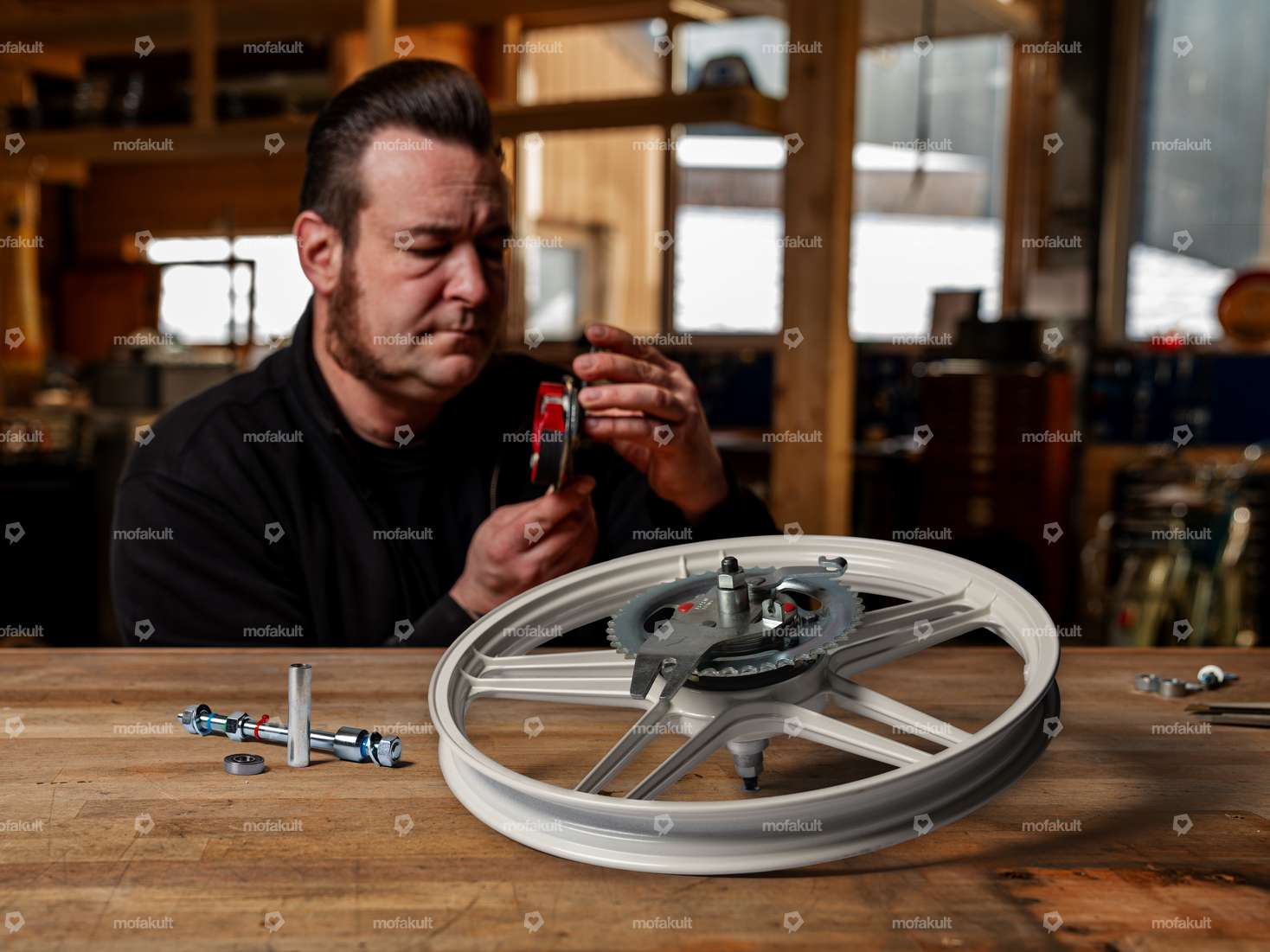 Siggnature hub revision LELEU cast wheel rear | Puch Maxi Carousel Image 1