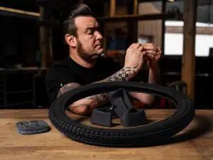 Siggnature tube and tire change 19" spoked wheel Siggnature tube and tire change 19" spoked wheel